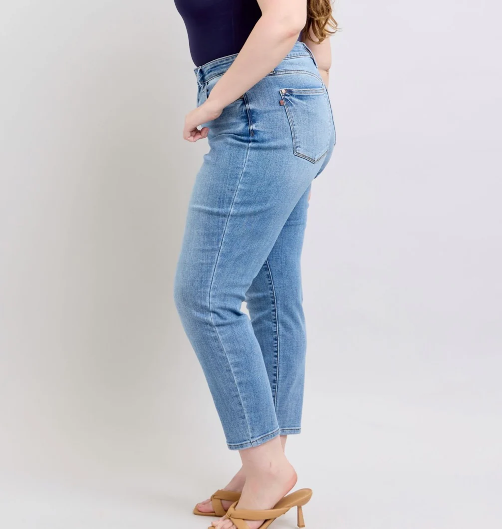 Judy Blue Mid Rise Vintage Wash Curvy Jeans - Image 3